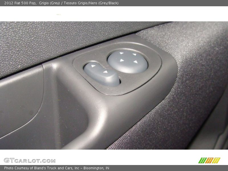 Grigio (Grey) / Tessuto Grigio/Nero (Grey/Black) 2012 Fiat 500 Pop