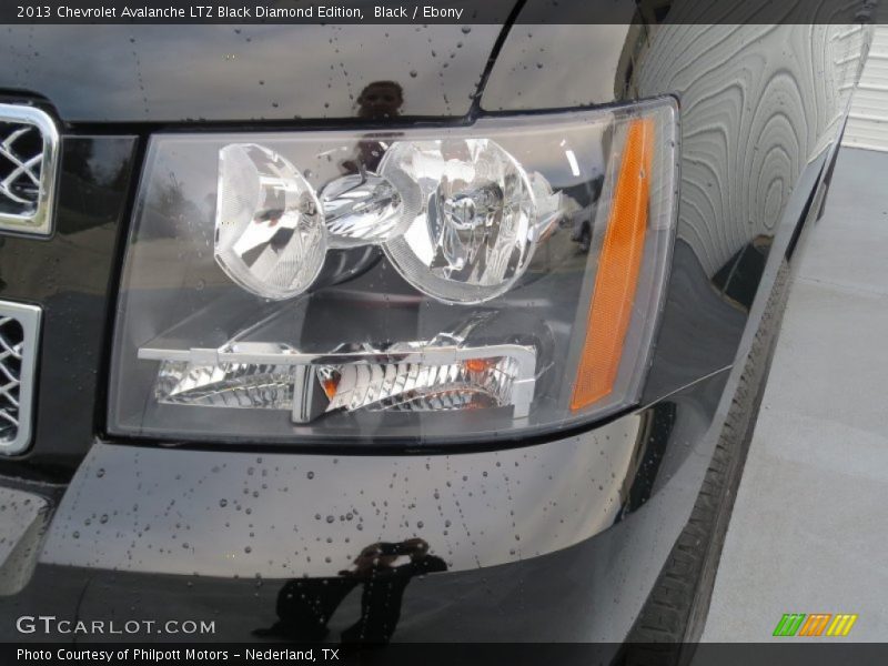 Black / Ebony 2013 Chevrolet Avalanche LTZ Black Diamond Edition