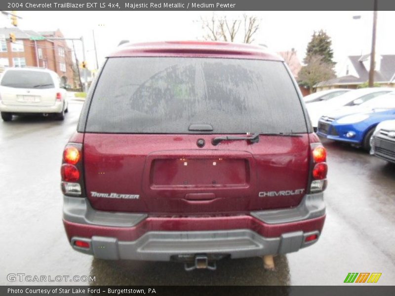 Majestic Red Metallic / Medium Pewter 2004 Chevrolet TrailBlazer EXT LS 4x4