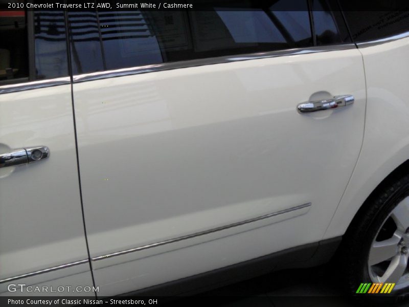Summit White / Cashmere 2010 Chevrolet Traverse LTZ AWD