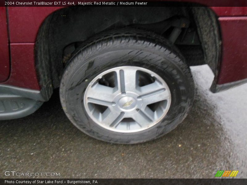 Majestic Red Metallic / Medium Pewter 2004 Chevrolet TrailBlazer EXT LS 4x4