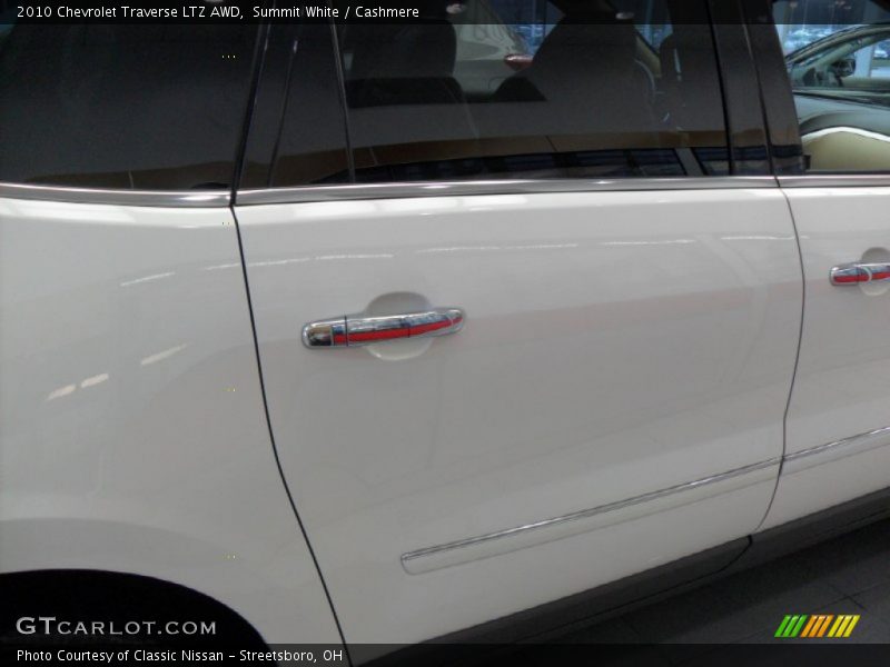 Summit White / Cashmere 2010 Chevrolet Traverse LTZ AWD