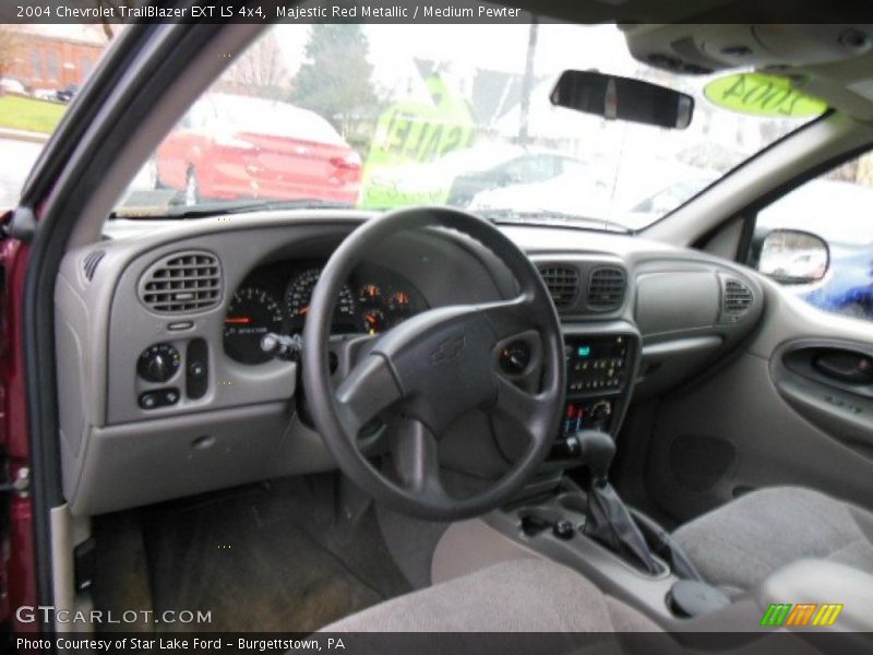 Majestic Red Metallic / Medium Pewter 2004 Chevrolet TrailBlazer EXT LS 4x4
