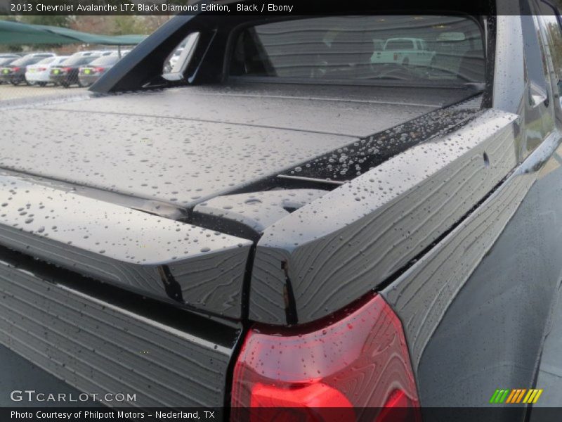 Black / Ebony 2013 Chevrolet Avalanche LTZ Black Diamond Edition
