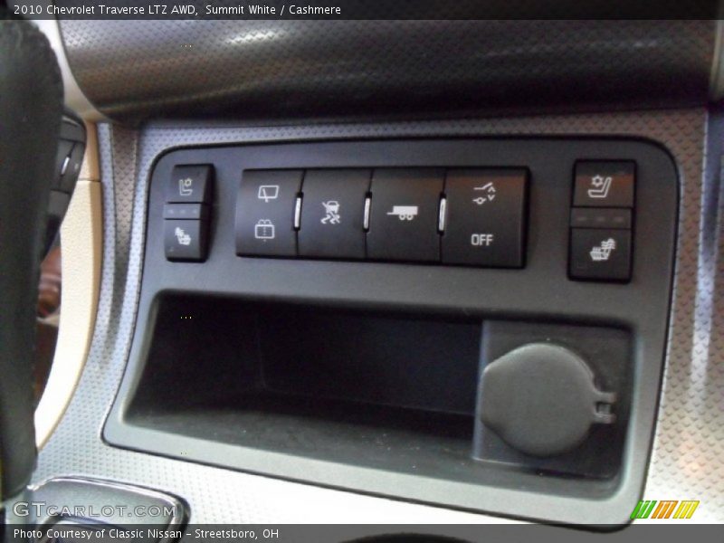 Controls of 2010 Traverse LTZ AWD