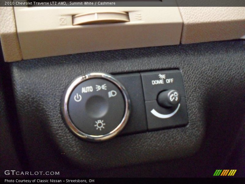Controls of 2010 Traverse LTZ AWD