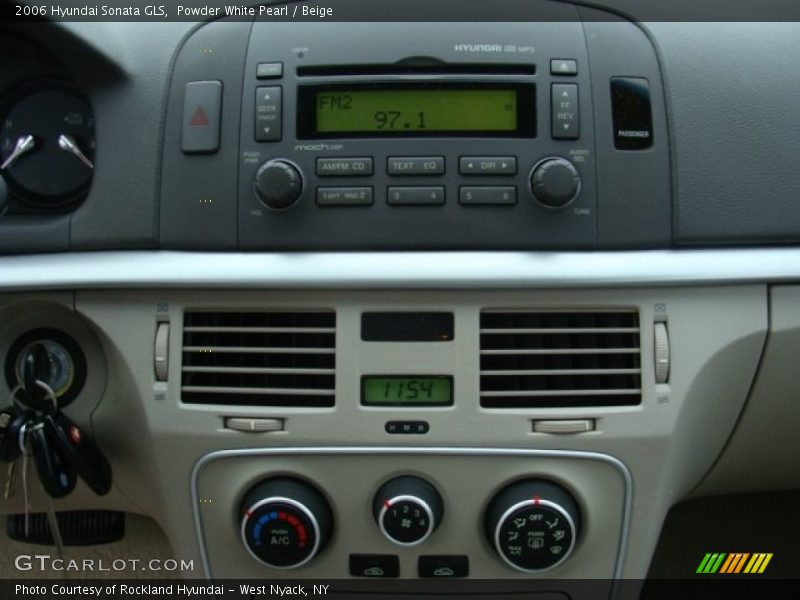 Powder White Pearl / Beige 2006 Hyundai Sonata GLS
