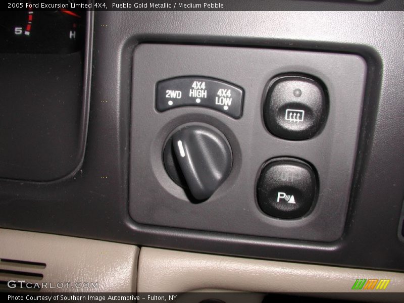 Controls of 2005 Excursion Limited 4X4