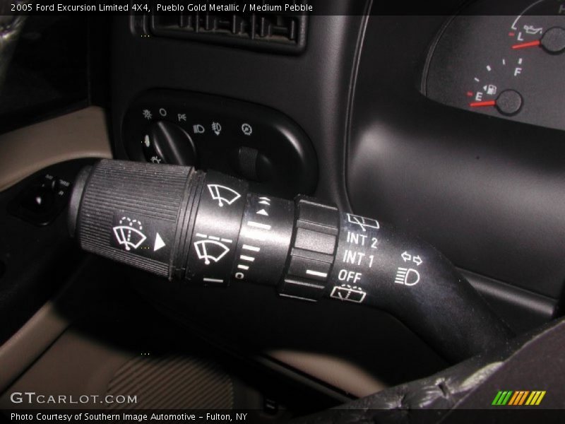 Controls of 2005 Excursion Limited 4X4