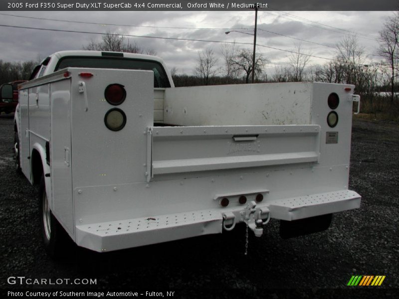 Oxford White / Medium Flint 2005 Ford F350 Super Duty XLT SuperCab 4x4 Commercial