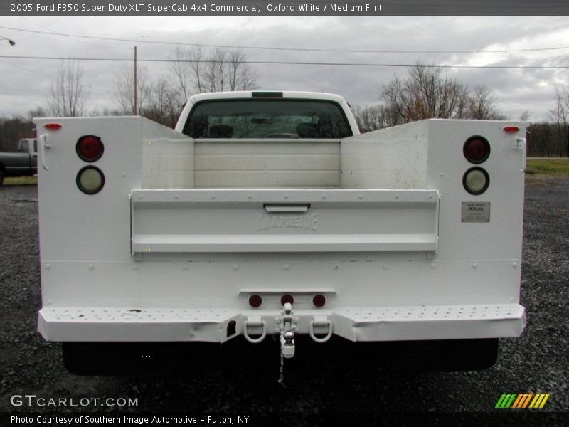 Oxford White / Medium Flint 2005 Ford F350 Super Duty XLT SuperCab 4x4 Commercial