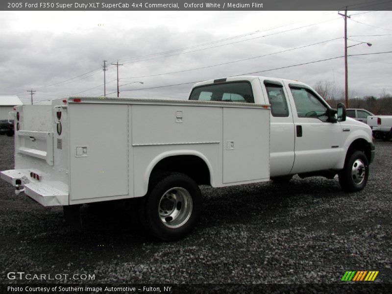 Oxford White / Medium Flint 2005 Ford F350 Super Duty XLT SuperCab 4x4 Commercial