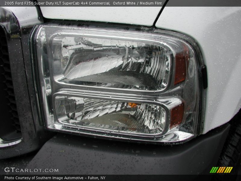 Oxford White / Medium Flint 2005 Ford F350 Super Duty XLT SuperCab 4x4 Commercial