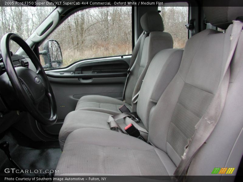 Front Seat of 2005 F350 Super Duty XLT SuperCab 4x4 Commercial