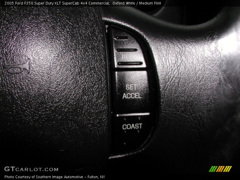 Oxford White / Medium Flint 2005 Ford F350 Super Duty XLT SuperCab 4x4 Commercial