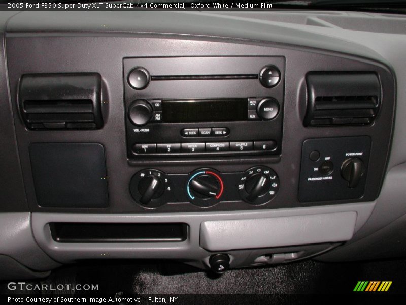 Controls of 2005 F350 Super Duty XLT SuperCab 4x4 Commercial