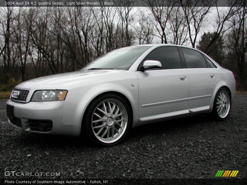 Front 3/4 View of 2004 S4 4.2 quattro Sedan