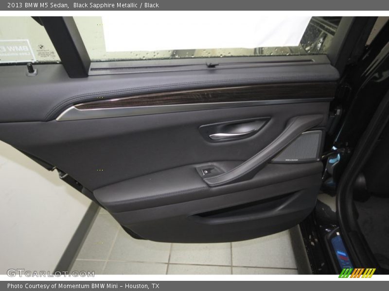 Black Sapphire Metallic / Black 2013 BMW M5 Sedan
