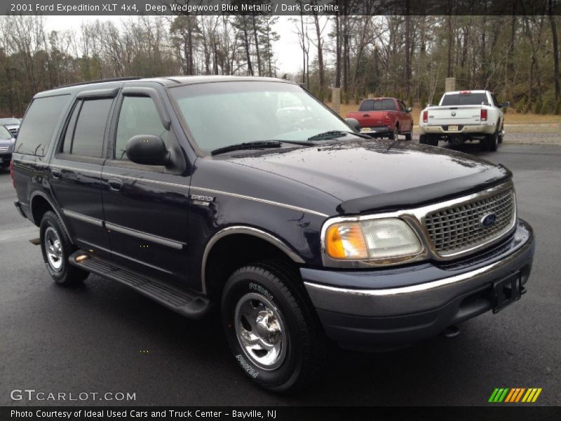 Front 3/4 View of 2001 Expedition XLT 4x4