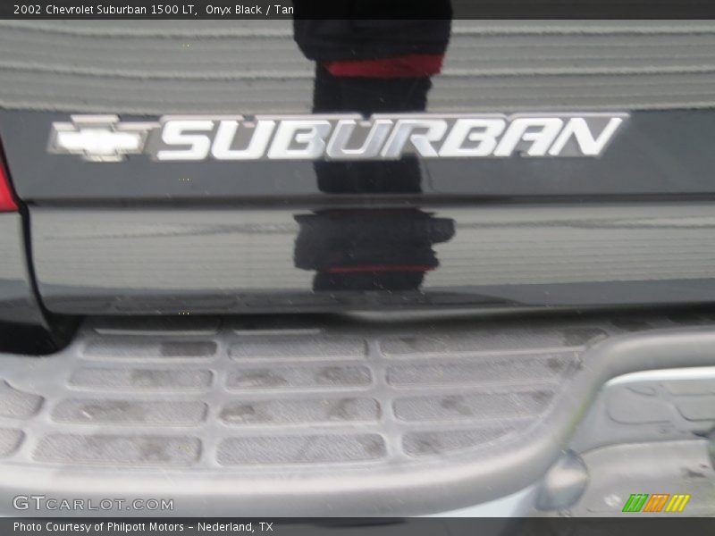 Onyx Black / Tan 2002 Chevrolet Suburban 1500 LT