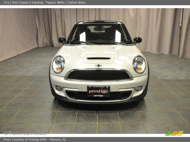 Pepper White / Carbon Black 2011 Mini Cooper S Hardtop