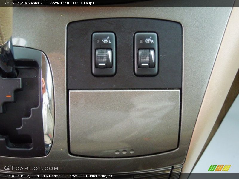 Arctic Frost Pearl / Taupe 2006 Toyota Sienna XLE
