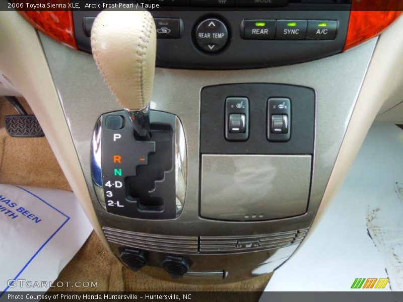 Arctic Frost Pearl / Taupe 2006 Toyota Sienna XLE