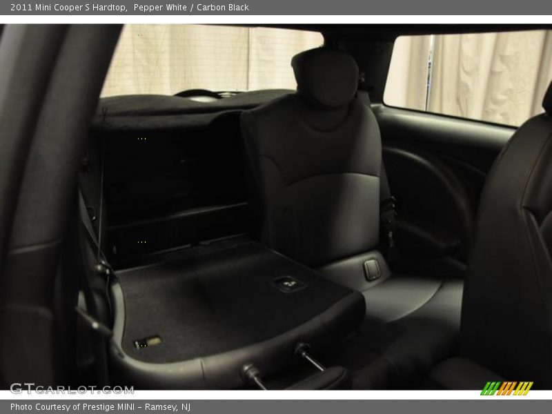 Pepper White / Carbon Black 2011 Mini Cooper S Hardtop