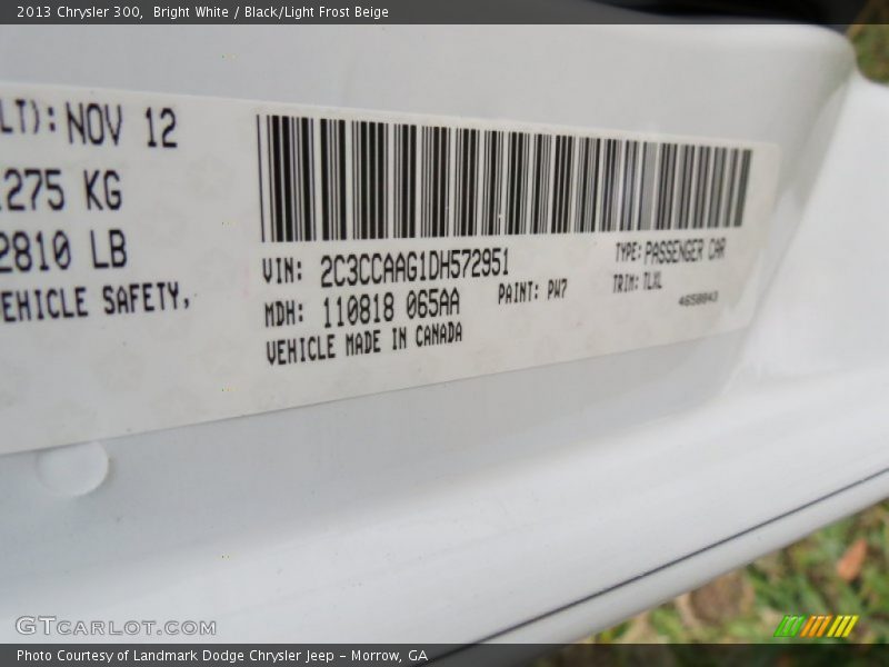 Bright White / Black/Light Frost Beige 2013 Chrysler 300