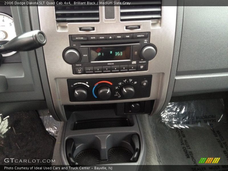 Controls of 2006 Dakota SLT Quad Cab 4x4