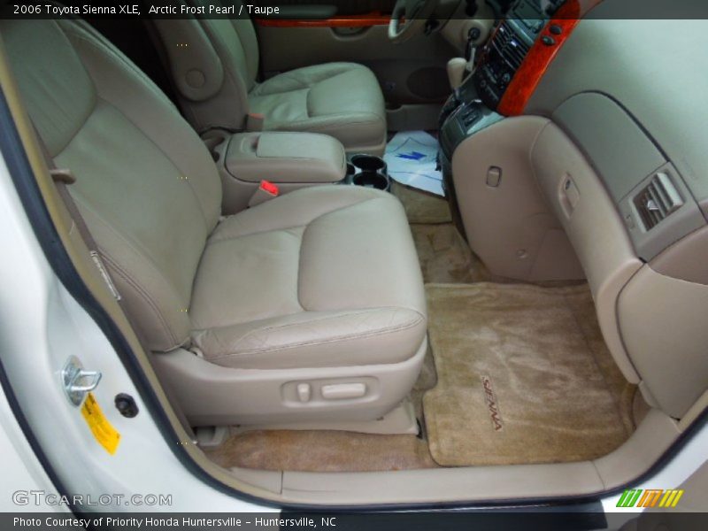 Arctic Frost Pearl / Taupe 2006 Toyota Sienna XLE