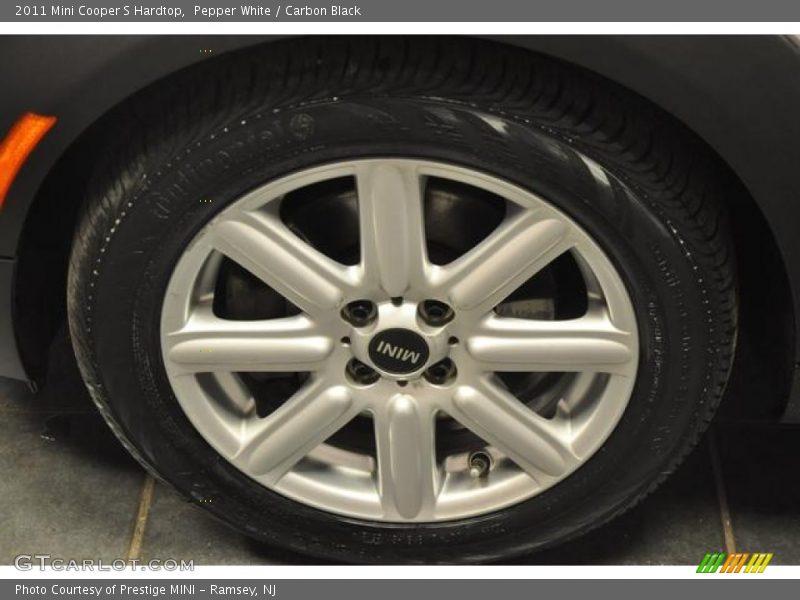 Pepper White / Carbon Black 2011 Mini Cooper S Hardtop