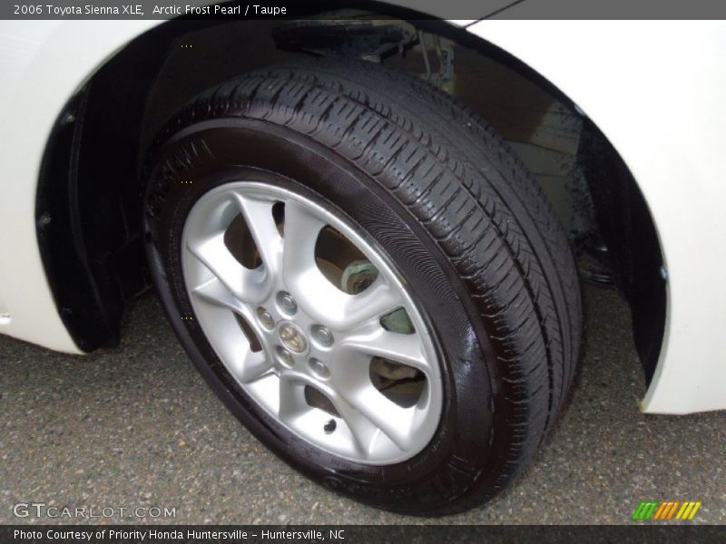 Arctic Frost Pearl / Taupe 2006 Toyota Sienna XLE