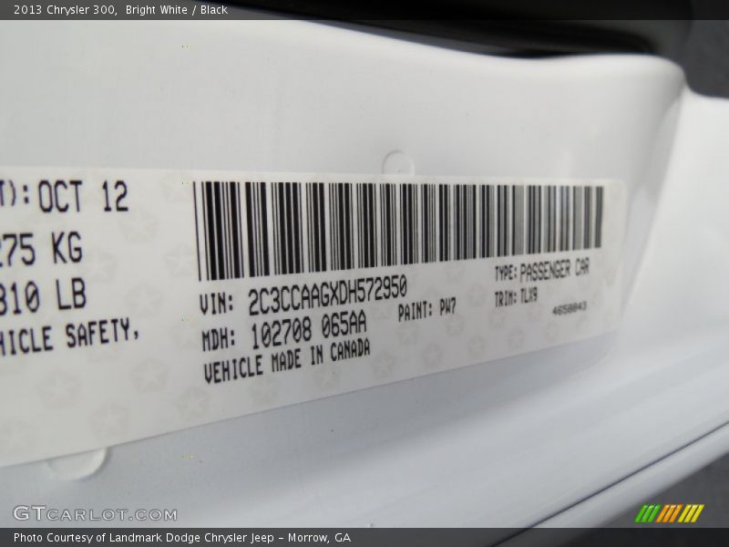 Bright White / Black 2013 Chrysler 300