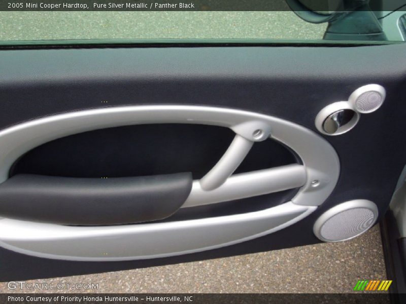Pure Silver Metallic / Panther Black 2005 Mini Cooper Hardtop