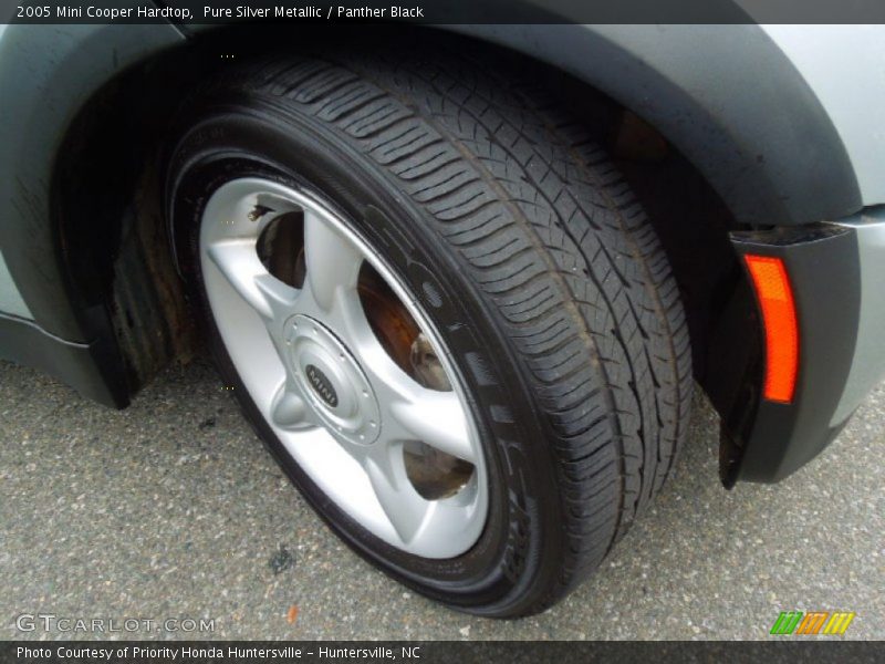 Pure Silver Metallic / Panther Black 2005 Mini Cooper Hardtop
