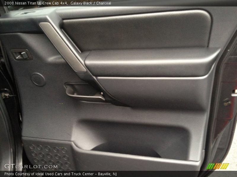 Galaxy Black / Charcoal 2008 Nissan Titan LE Crew Cab 4x4