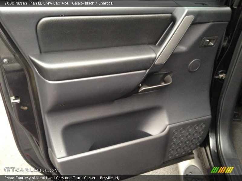 Galaxy Black / Charcoal 2008 Nissan Titan LE Crew Cab 4x4