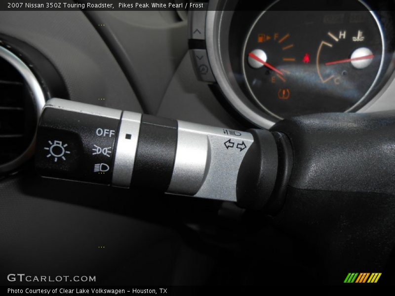 Controls of 2007 350Z Touring Roadster