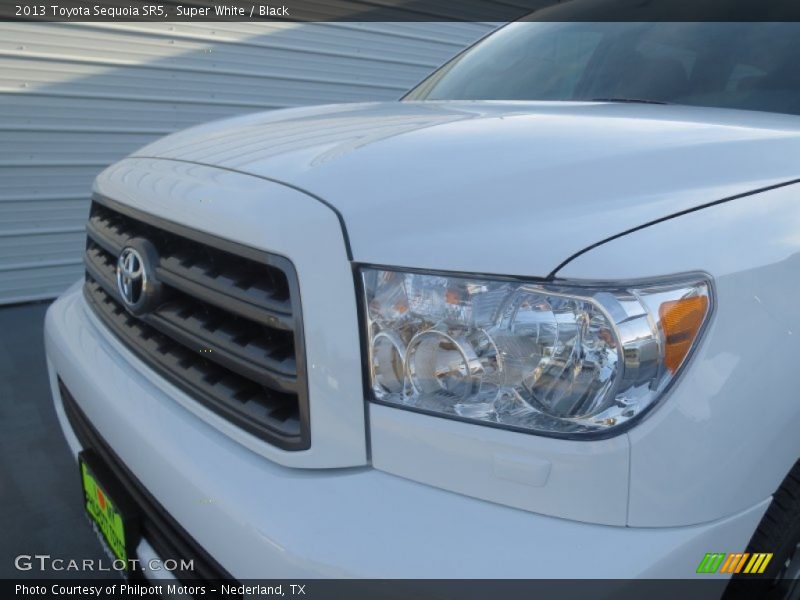 Super White / Black 2013 Toyota Sequoia SR5