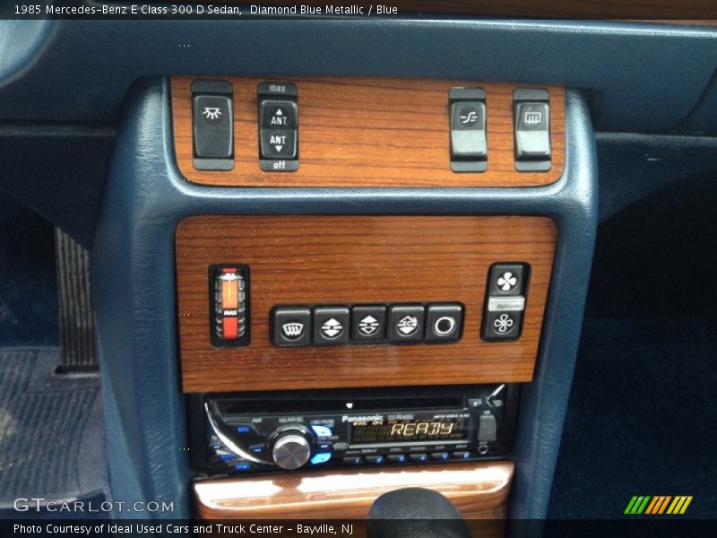 Controls of 1985 E Class 300 D Sedan