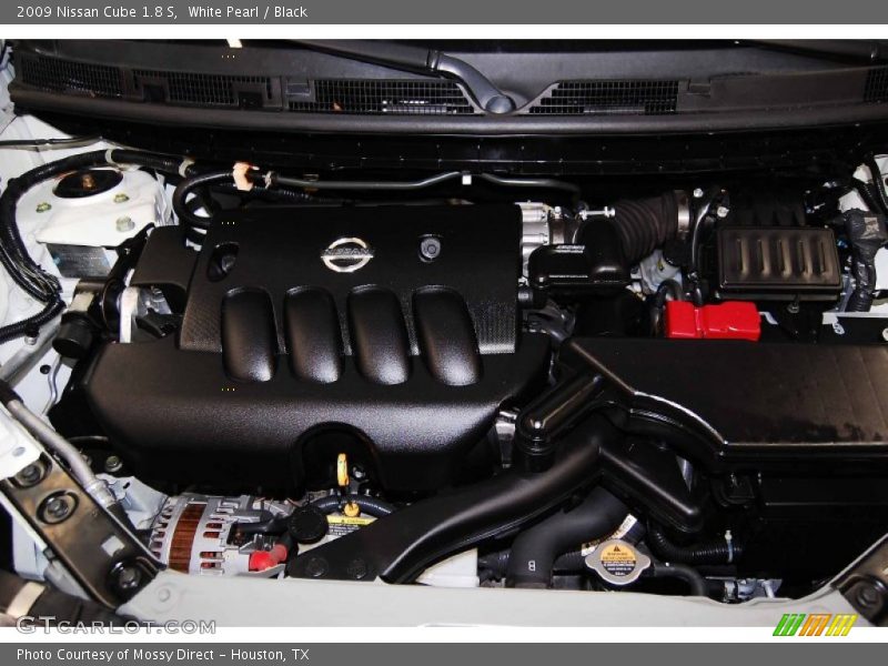 White Pearl / Black 2009 Nissan Cube 1.8 S