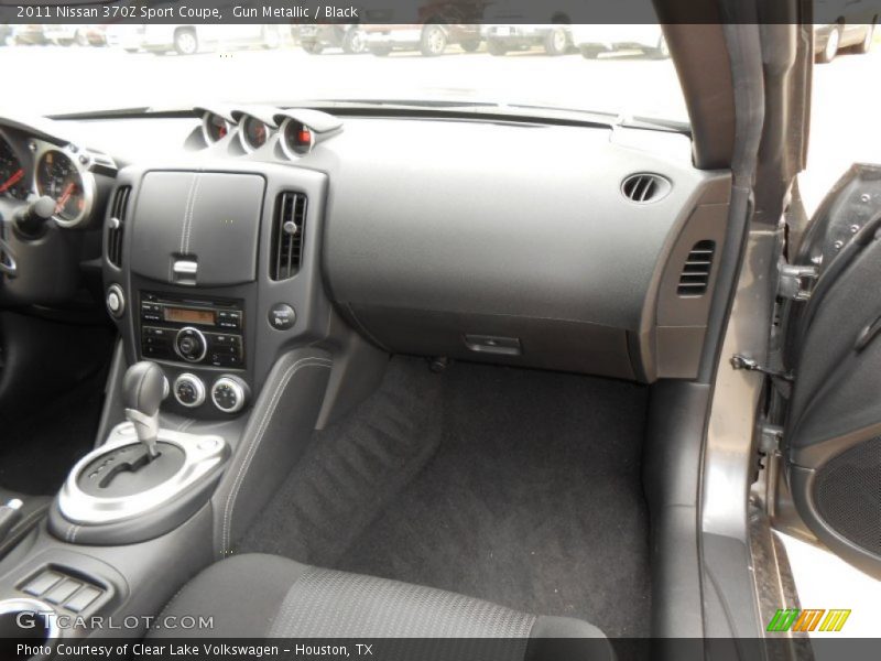 Dashboard of 2011 370Z Sport Coupe