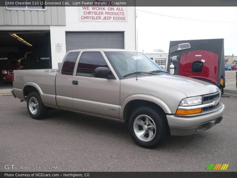 Light Pewter Metallic / Graphite 1999 Chevrolet S10 LS Extended Cab