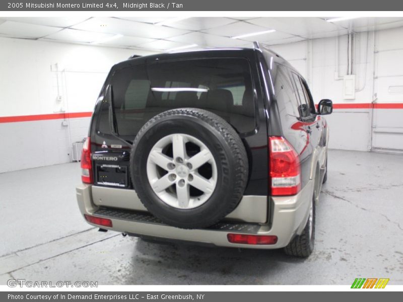 Midnight Black / Tan 2005 Mitsubishi Montero Limited 4x4