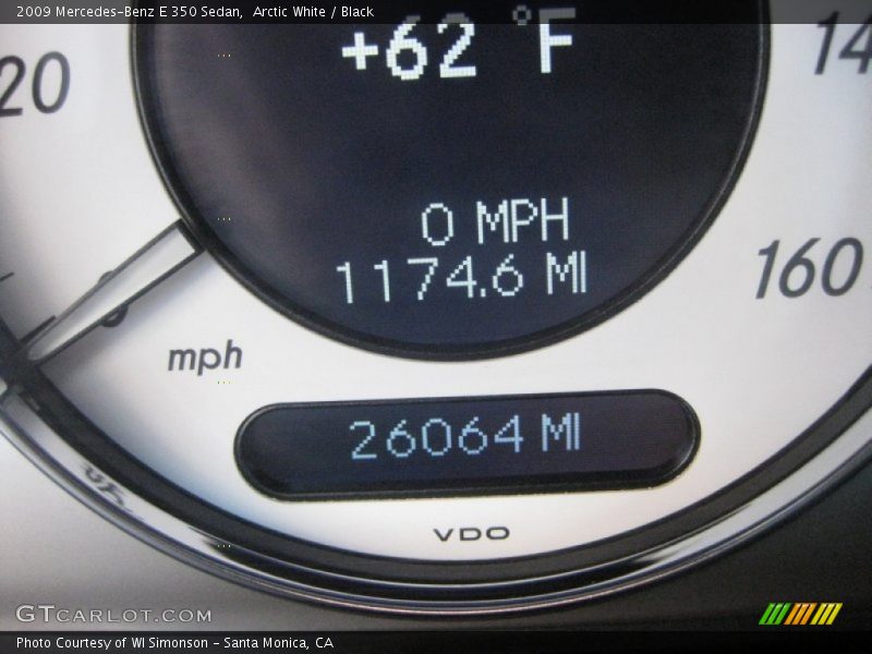 Arctic White / Black 2009 Mercedes-Benz E 350 Sedan