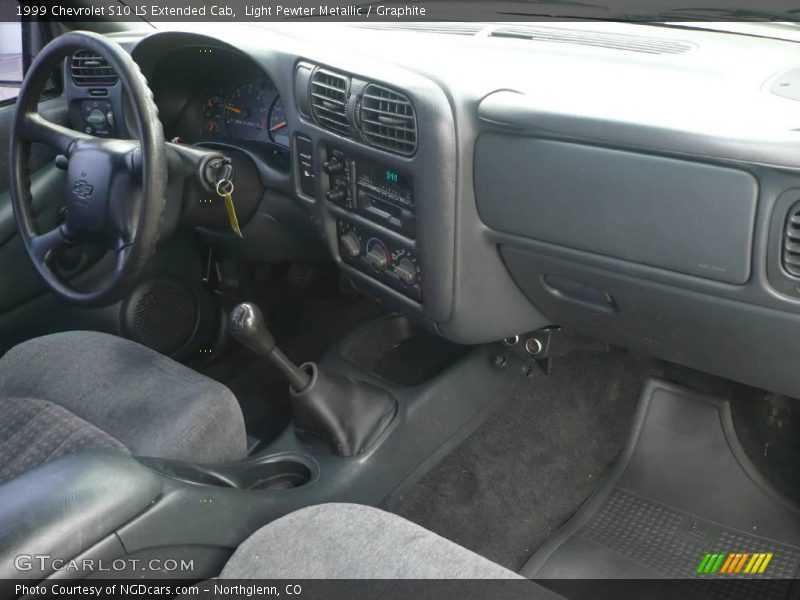 Light Pewter Metallic / Graphite 1999 Chevrolet S10 LS Extended Cab