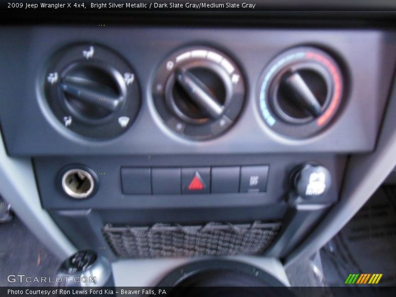 Bright Silver Metallic / Dark Slate Gray/Medium Slate Gray 2009 Jeep Wrangler X 4x4