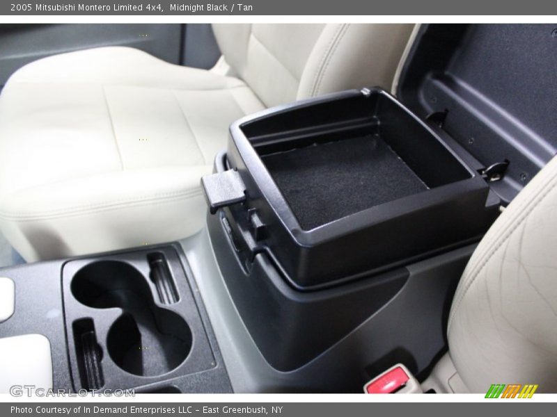 Midnight Black / Tan 2005 Mitsubishi Montero Limited 4x4