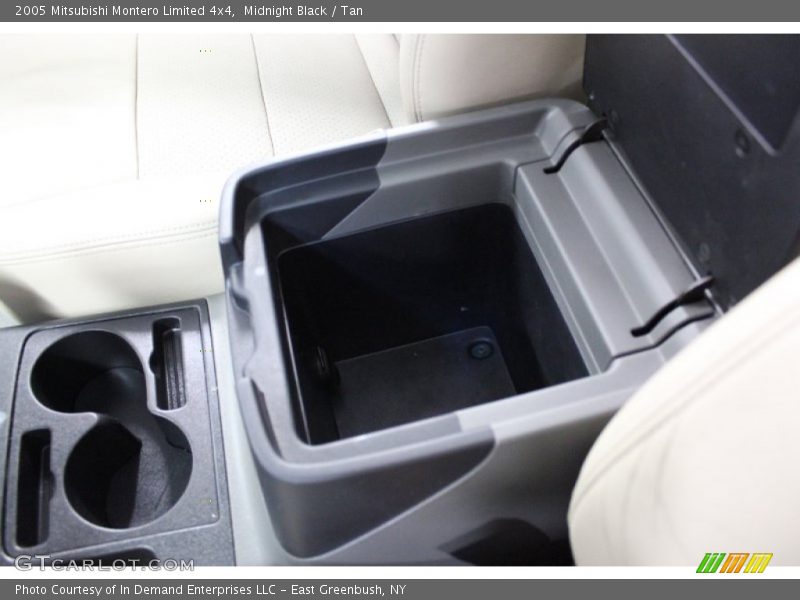 Midnight Black / Tan 2005 Mitsubishi Montero Limited 4x4